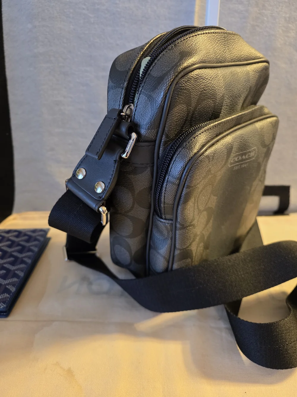 COACH Men's Signature Crossbody Bag in Charcoal